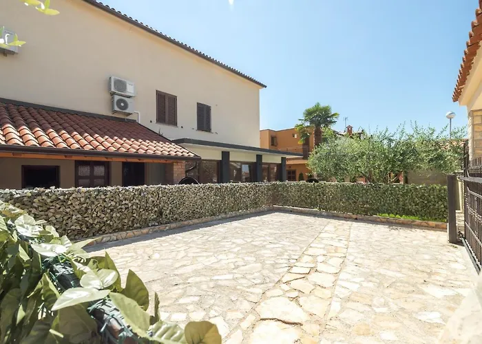 诺诺公寓 * 波雷奇